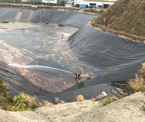 荥阳废水池清理