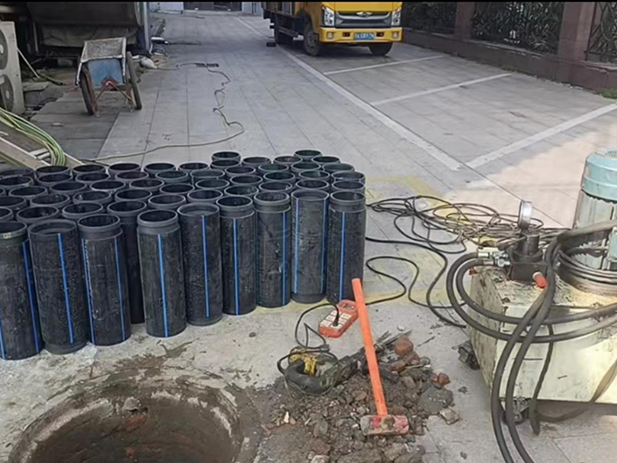 荥阳PE置换管厂家 DN315置换管 非开挖管短管置换